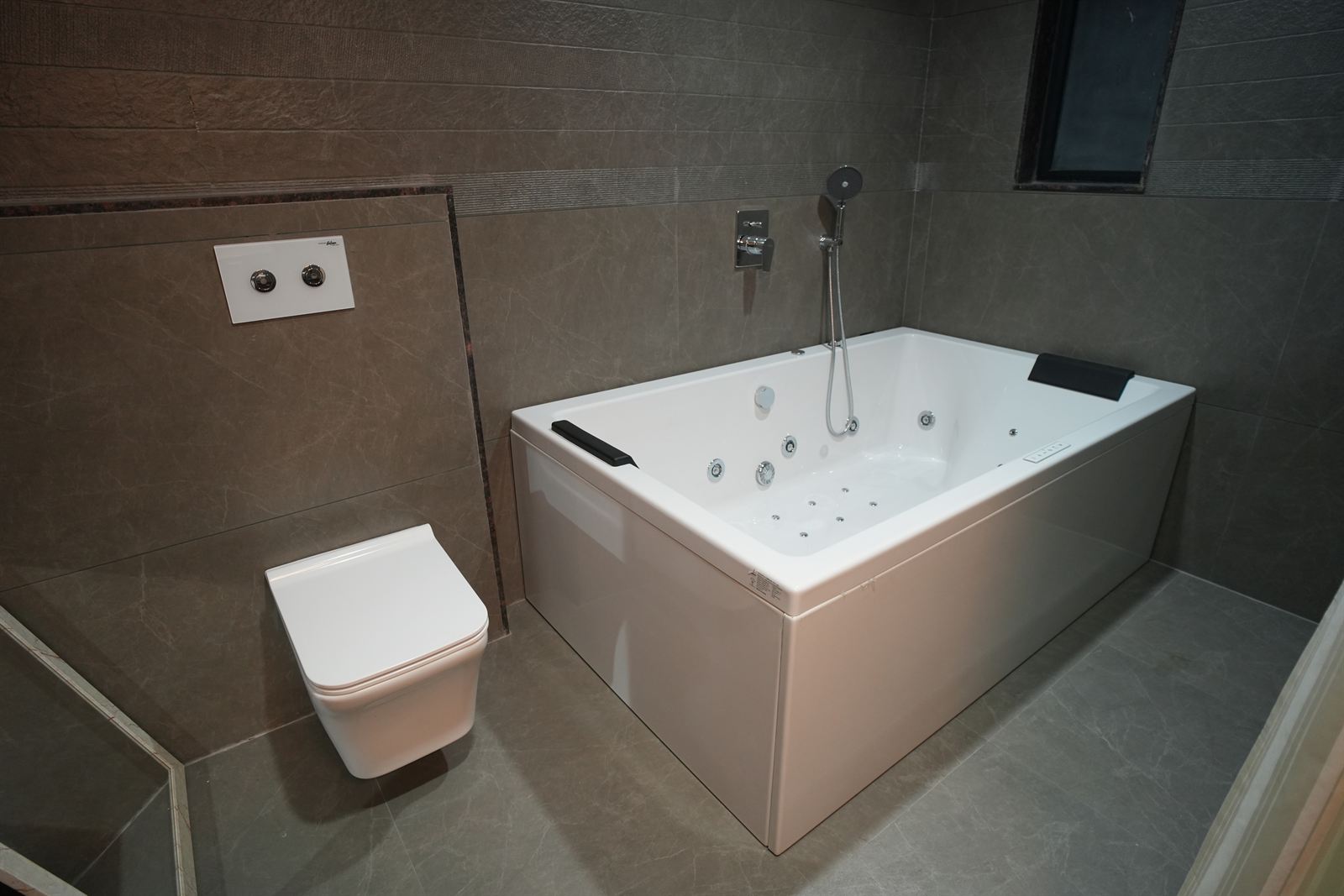 Royal Executive AC Room - View 3