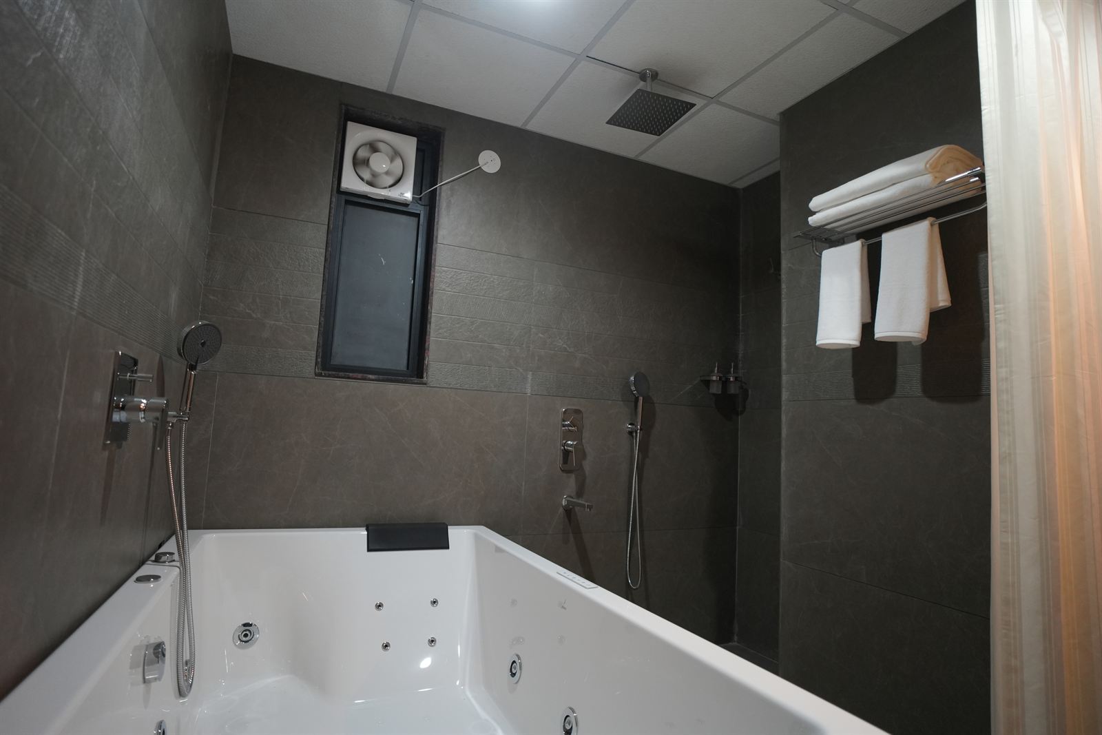 Executive Deluxe Luxury AC Room