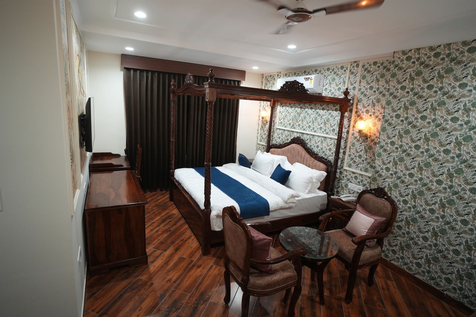 Executive Deluxe Luxury AC Room