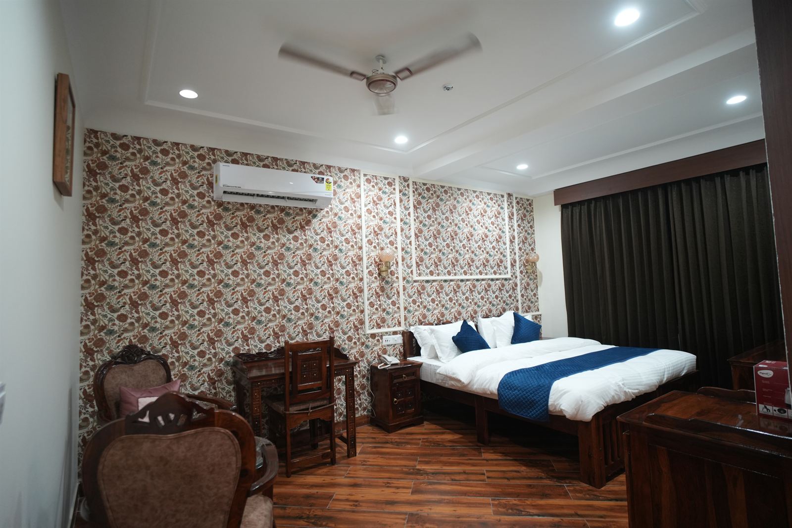 Executive Deluxe Luxury AC Room