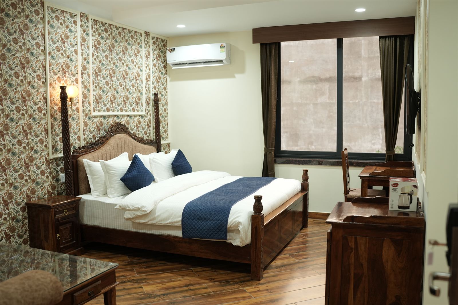 Elaaka Grand Presidential Suite - View 1